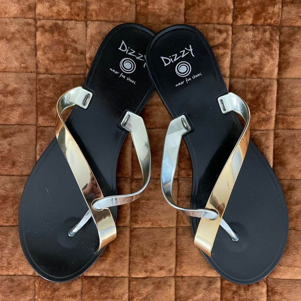 Dizzy sandals